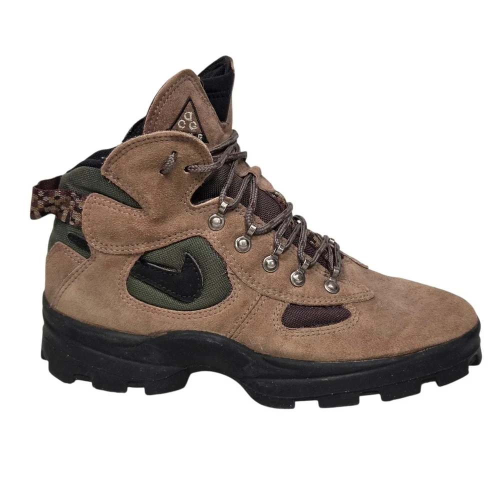 Vintage Nike ACG Air Hiking Boots 90s Mens 8.5 Brown Suede Camo Gorpcore Vtg